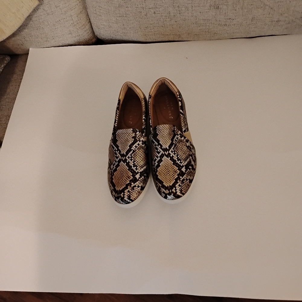 New Directions Slip On Flats In A Snake Like Print. Pre-owned Good Condition